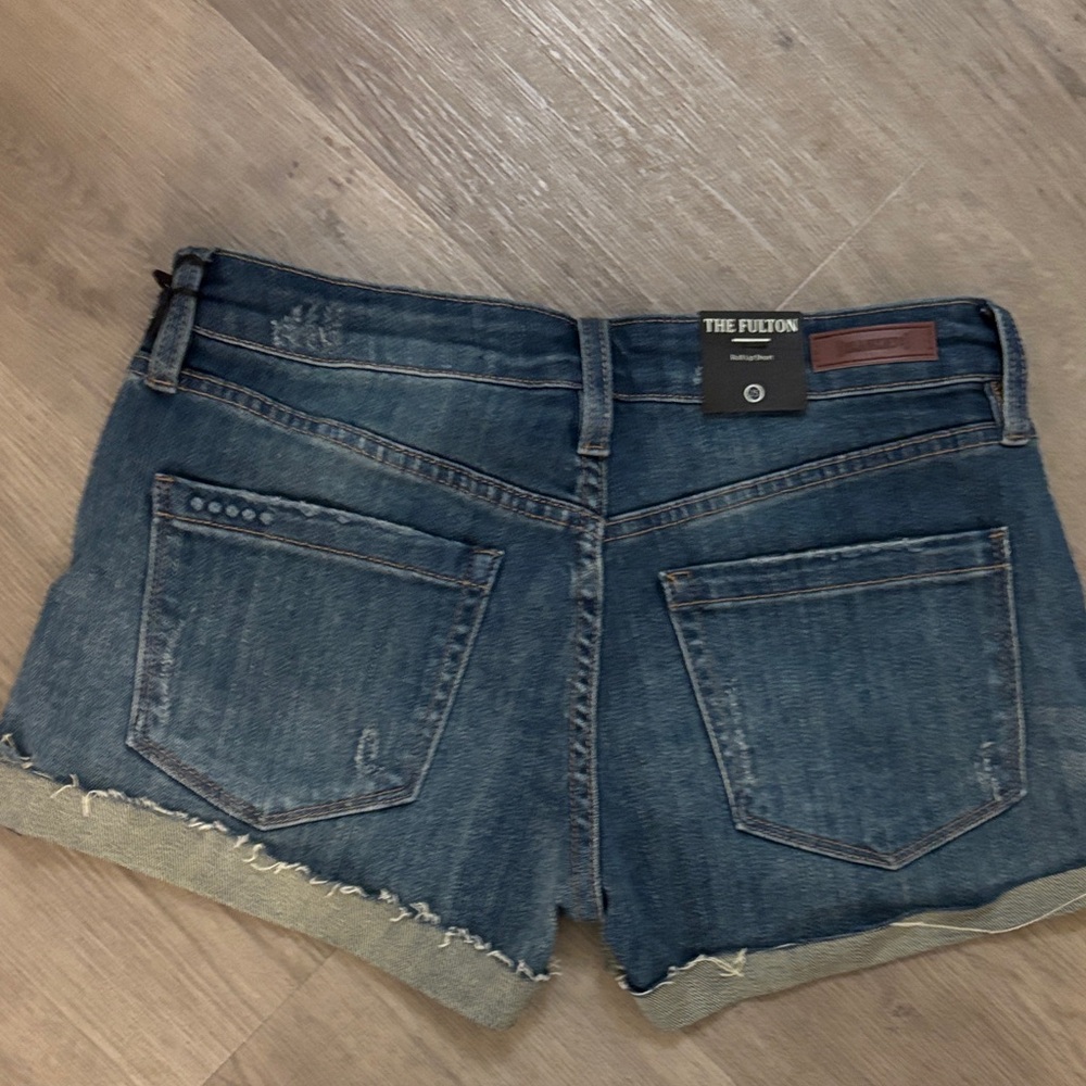 NEW- Blank NYC Dark Blue Distressed Jean Shorts - Picture 3 of 6
